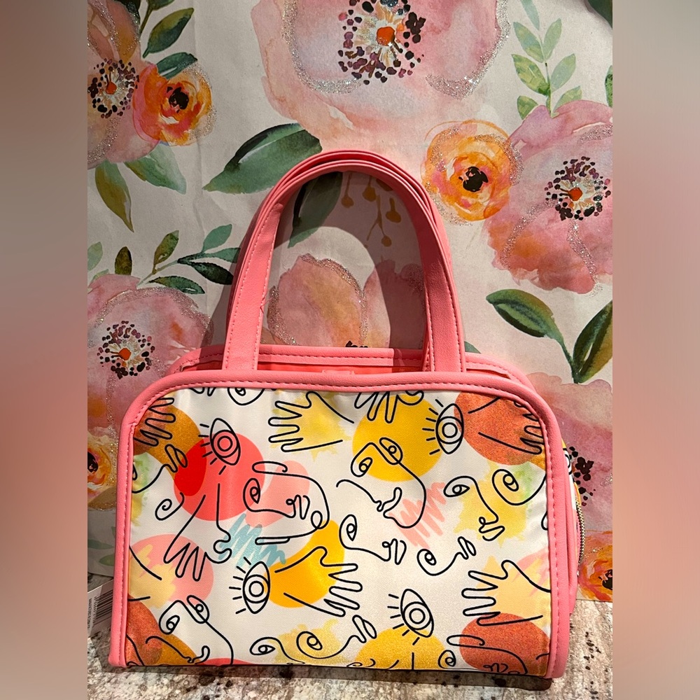Beautiful travel storage bag 💕🧡